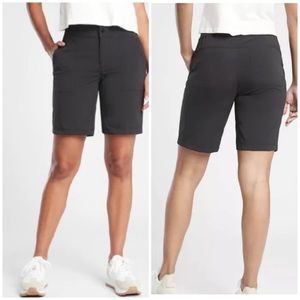 //Athleta Trekkie Bermuda Hiking Shorts//